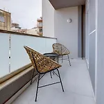 Modern 1Br Apartment Central Location