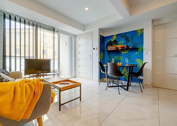 Modern 1Br Apartment Central Location