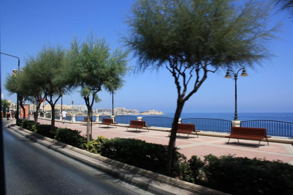 Apartment Modern 1br Location Gzira